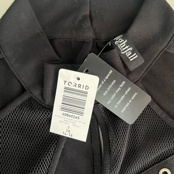 NWT Nightfall by Torrid Fitted Foxy Fishnet Cut Out Tee Deep Black - Picture 6 of 6